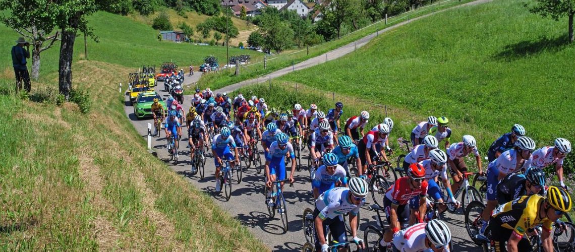 cycling-race-7266513_1280